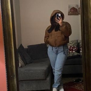 Meet your Posher, Keyrin